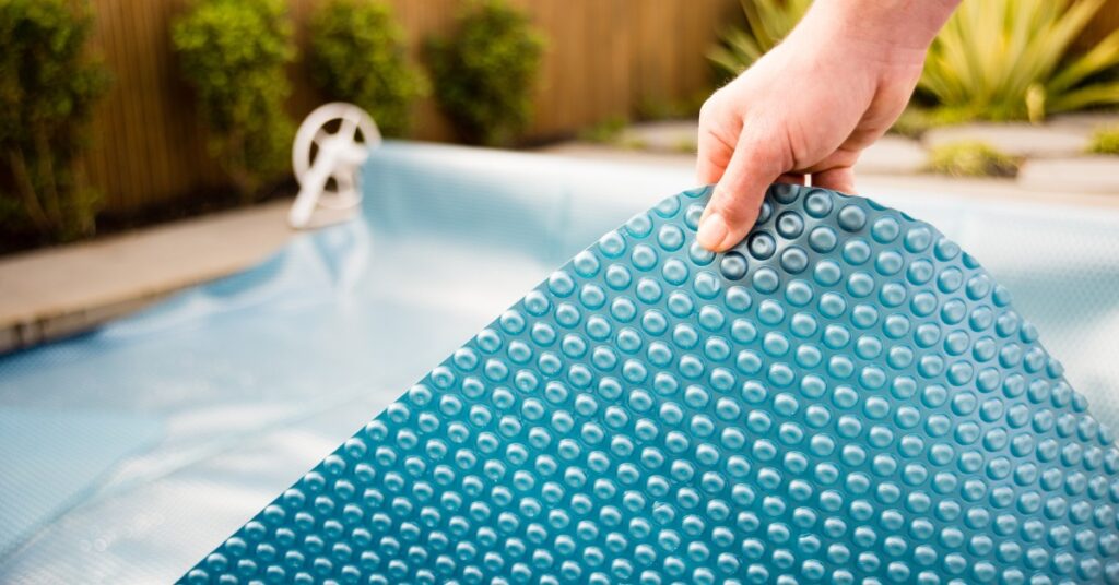 Solar pool cover showing bubble layer design